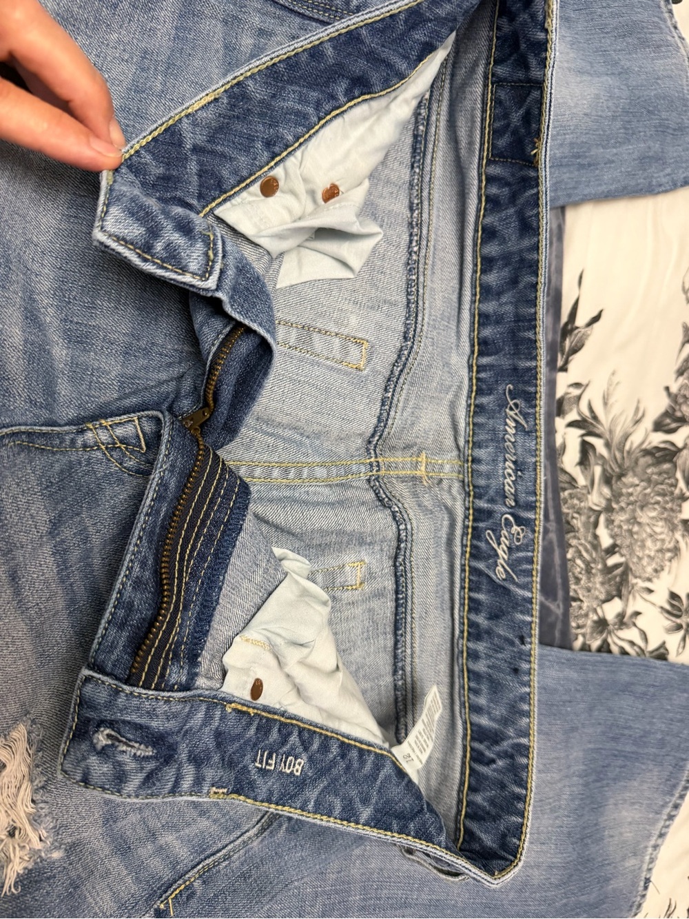 American Eagle women’s size 12. Great condition. Vintage ankle jeans. - Picture 3 of 4